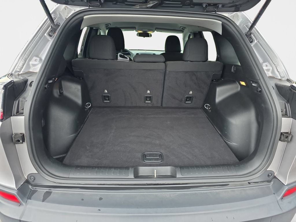 Used 2019 Jeep Cherokee Latitude w/ Cold Weather Group AWD/4WD image 22