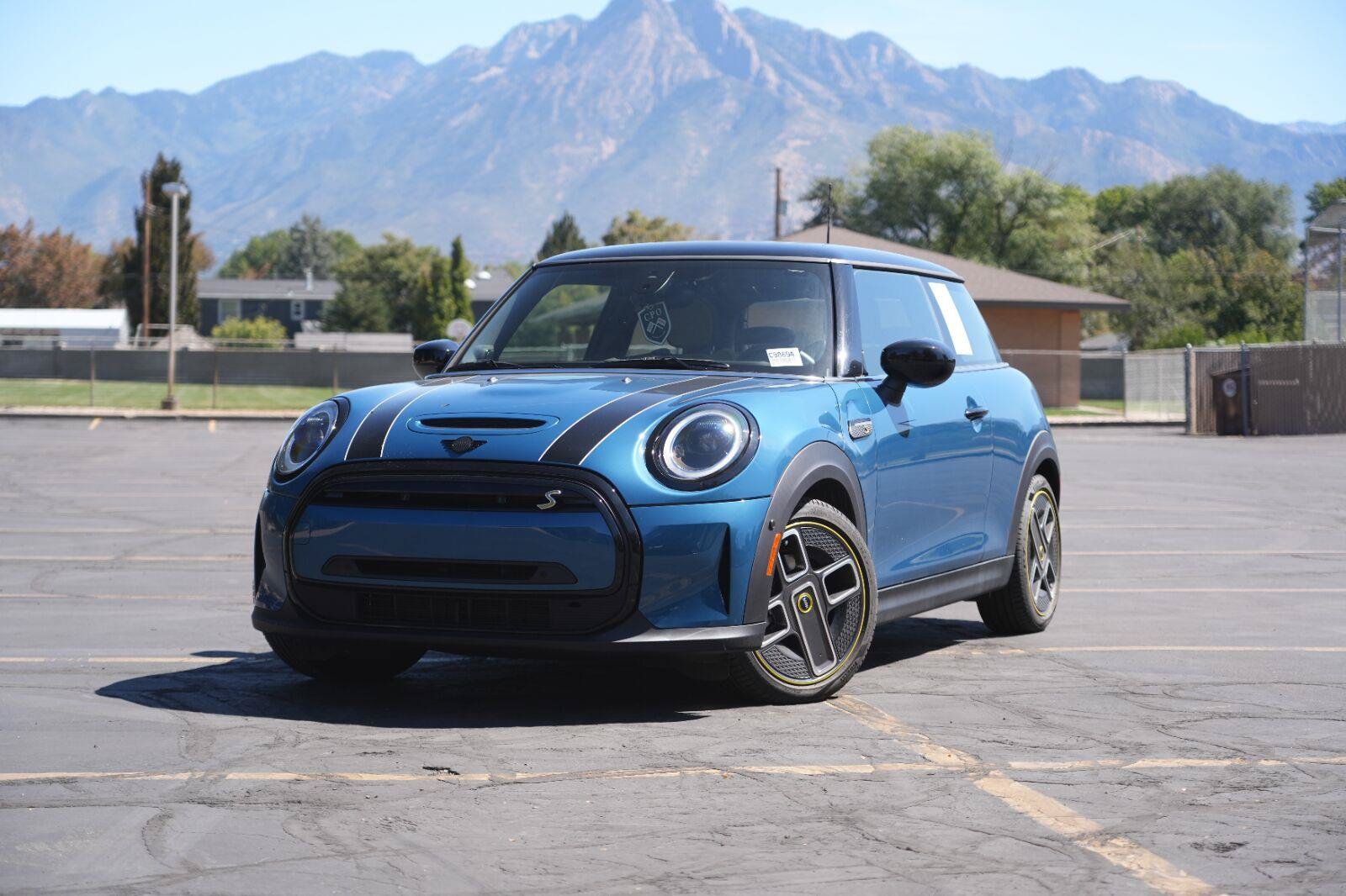 Used 2023 MINI Cooper SE FWD image 1