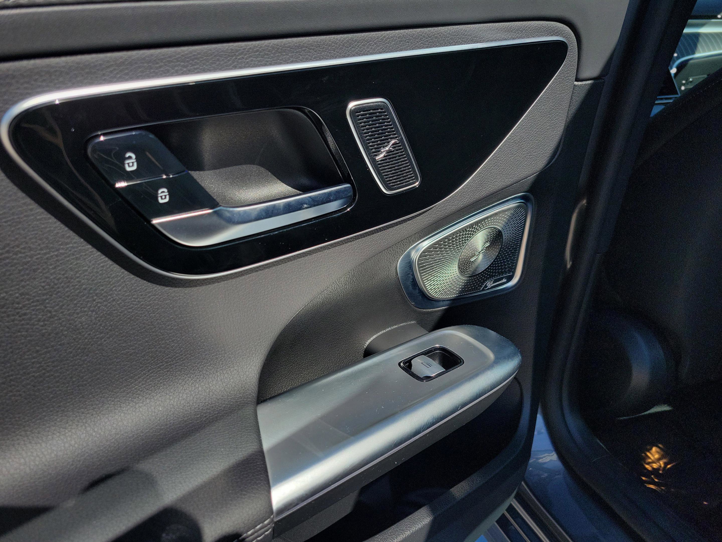 Used 2025 Mercedes-Benz C 300 Sedan image 27