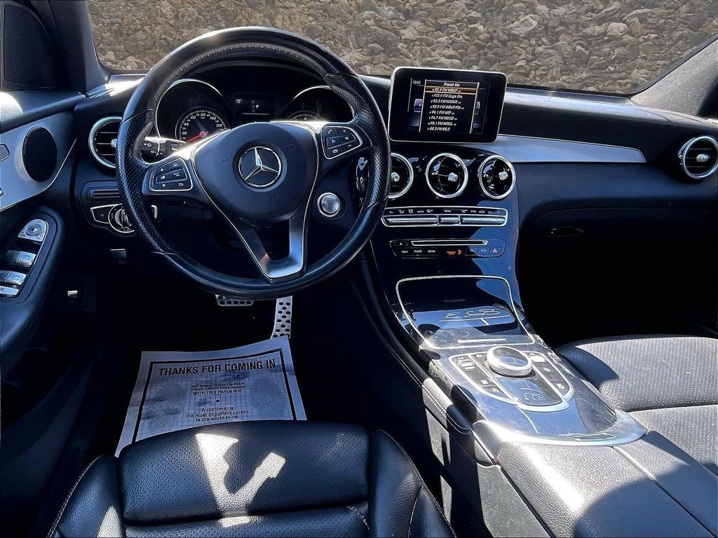 Used 2017 Mercedes-Benz GLC 300 4MATIC image 4