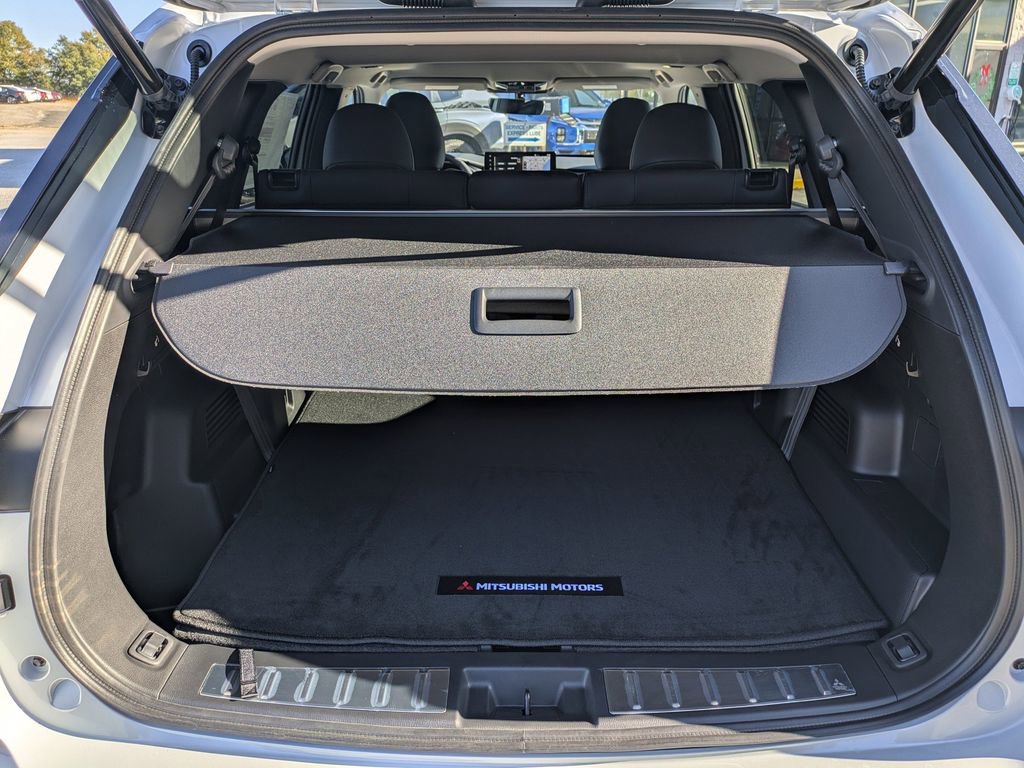New 2026 Mitsubishi Outlander SEL FWD image 12