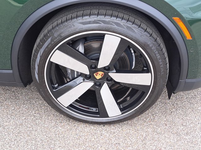 Certified 2024 Porsche Macan 4 Electric image 11