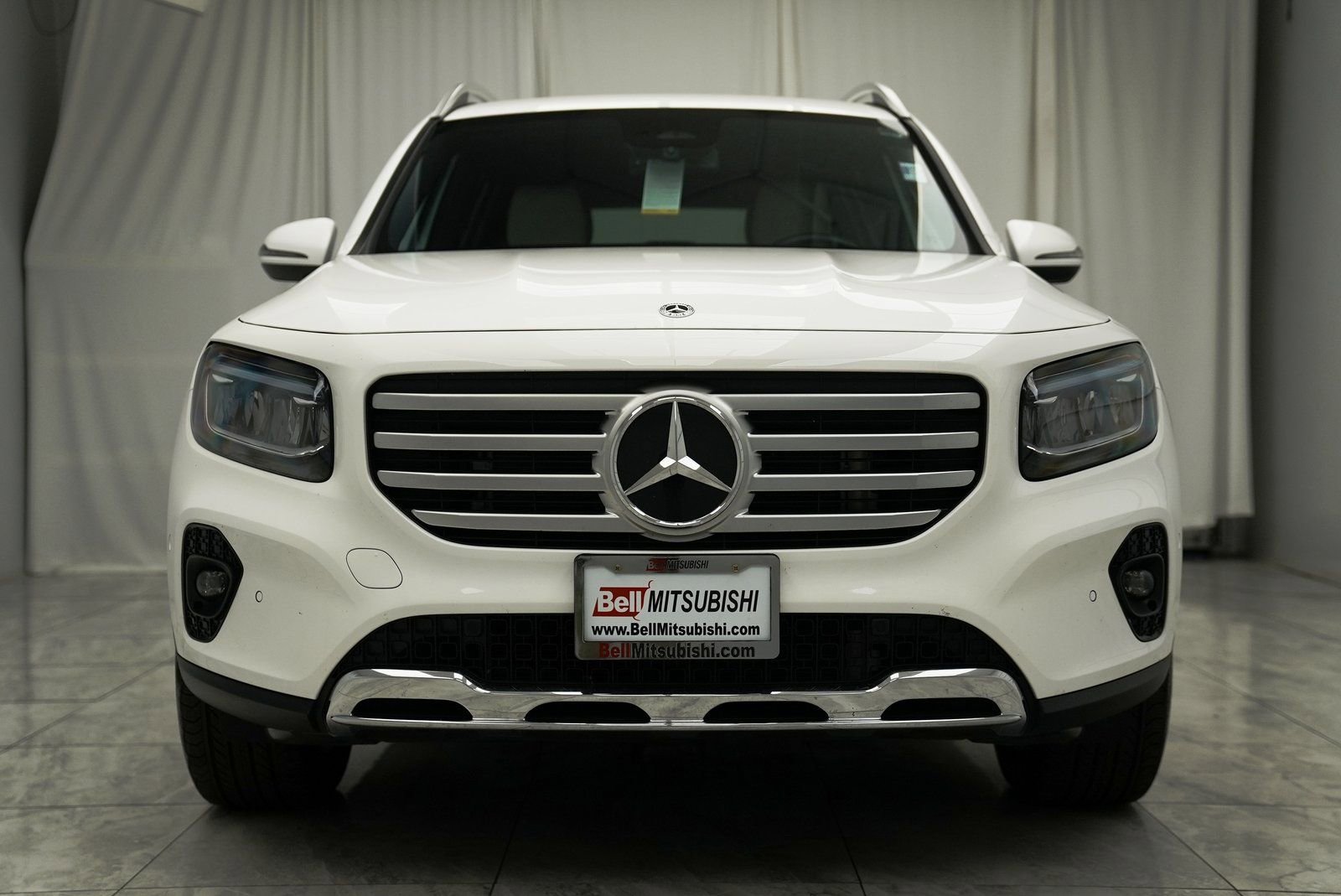 Used 2025 Mercedes-Benz GLB 250 4MATIC image 3