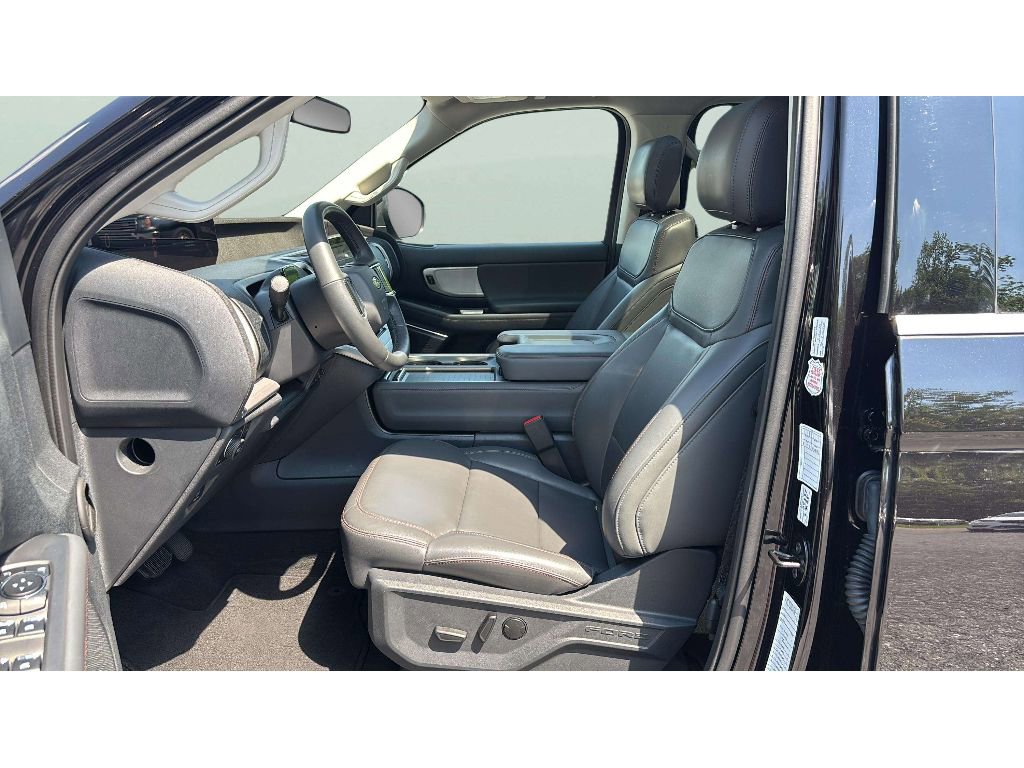 Used 2025 Ford Expedition Max Active AWD/4WD image 10