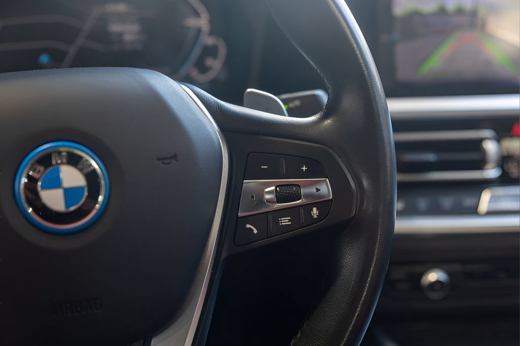 Used 2022 BMW 330e xDrive w/ Premium Package AWD/4WD image 23