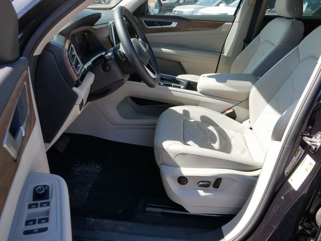 Certified 2025 Volkswagen Atlas SE image 13