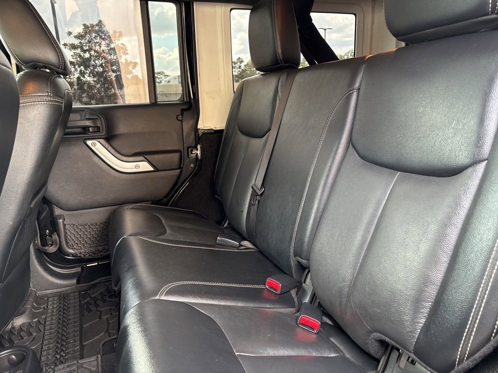 Used 2016 Jeep Wrangler Unlimited Rubicon image 14