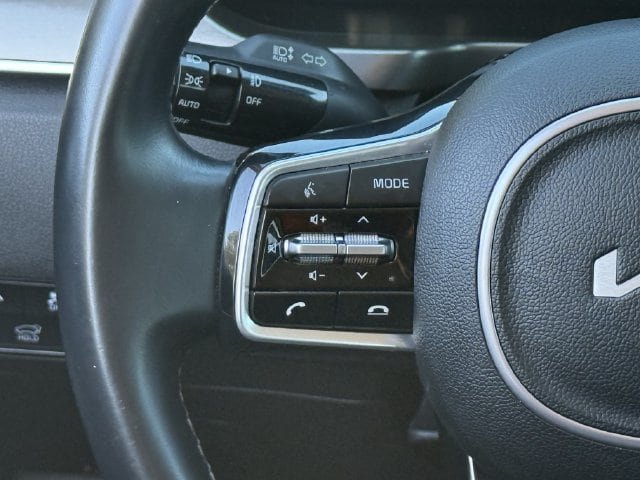 Used 2023 Kia Sorento SX FWD image 13