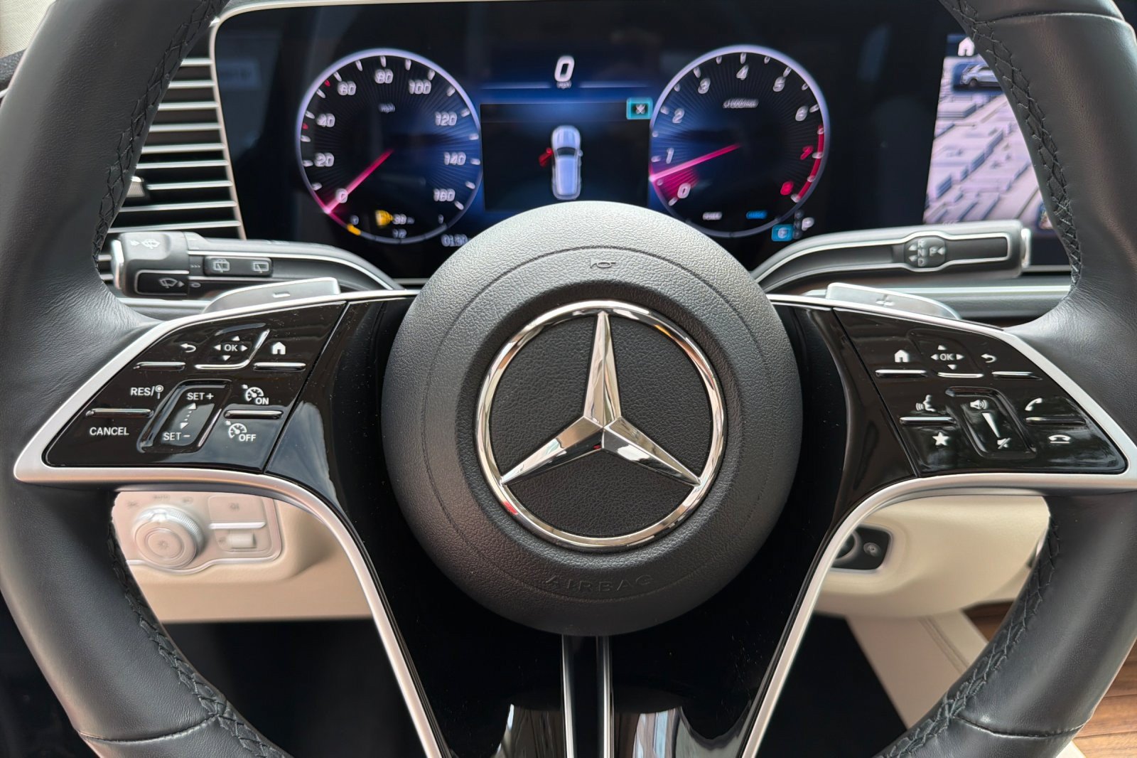 Used 2024 Mercedes-Benz GLE 350 4MATIC image 23