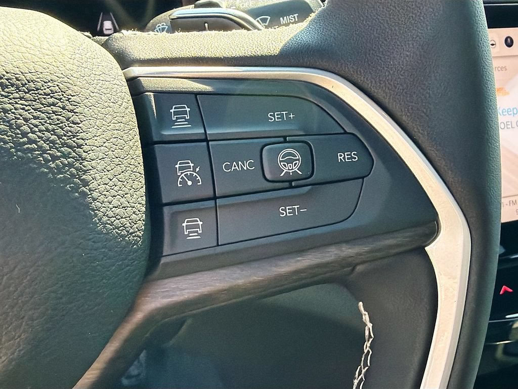 New 2026 Jeep Grand Cherokee Altitude AWD/4WD image 37