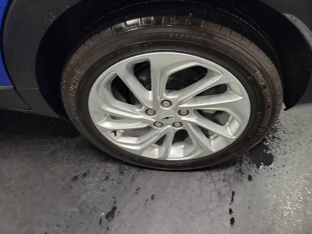 Used 2023 Chevrolet Bolt EUV LT image 10