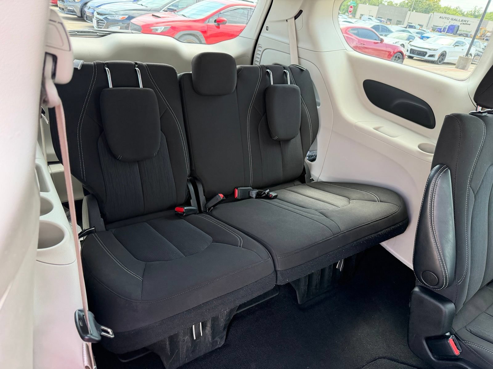 Used 2023 Chrysler Voyager LX FWD image 24