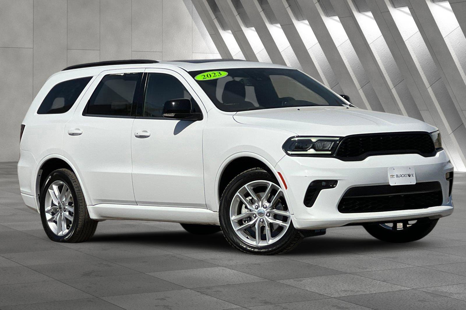 Used 2023 Dodge Durango GT image 2