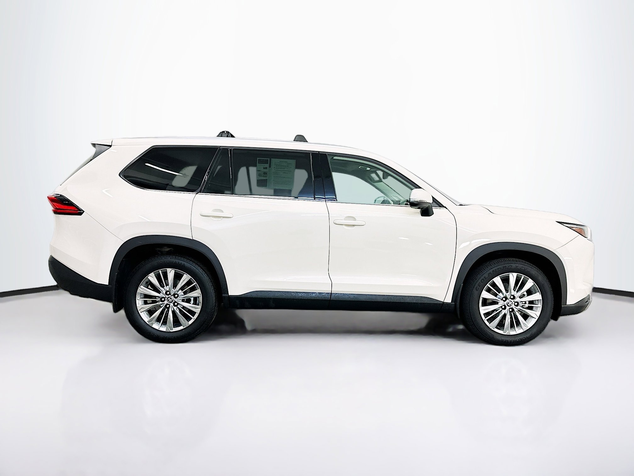 Used 2024 Toyota Grand Highlander AWD image 10