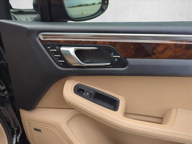 Used 2020 Porsche Macan AWD/4WD image 28