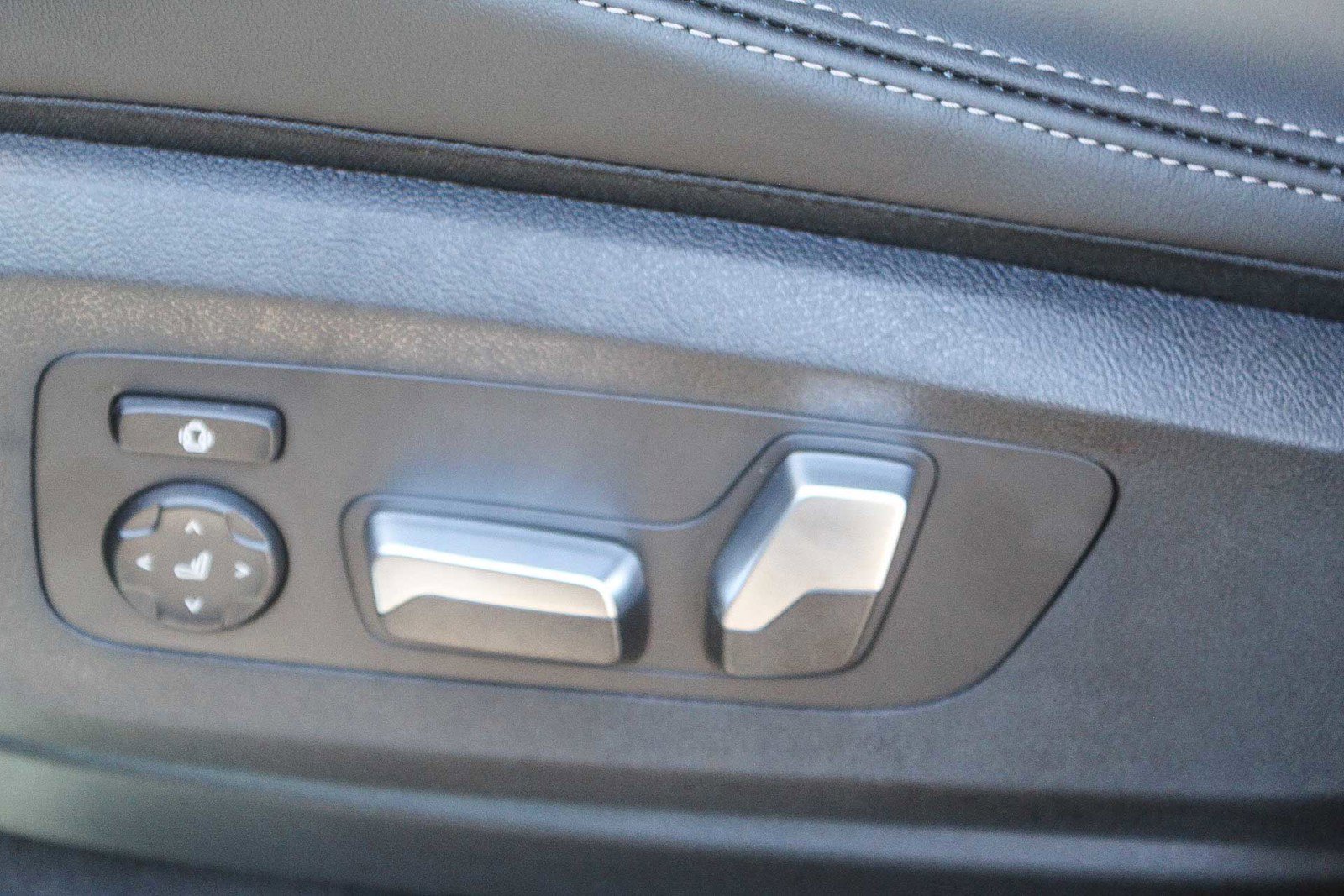 New 2026 BMW X5 sDrive40i w/ M Sport Package image 21