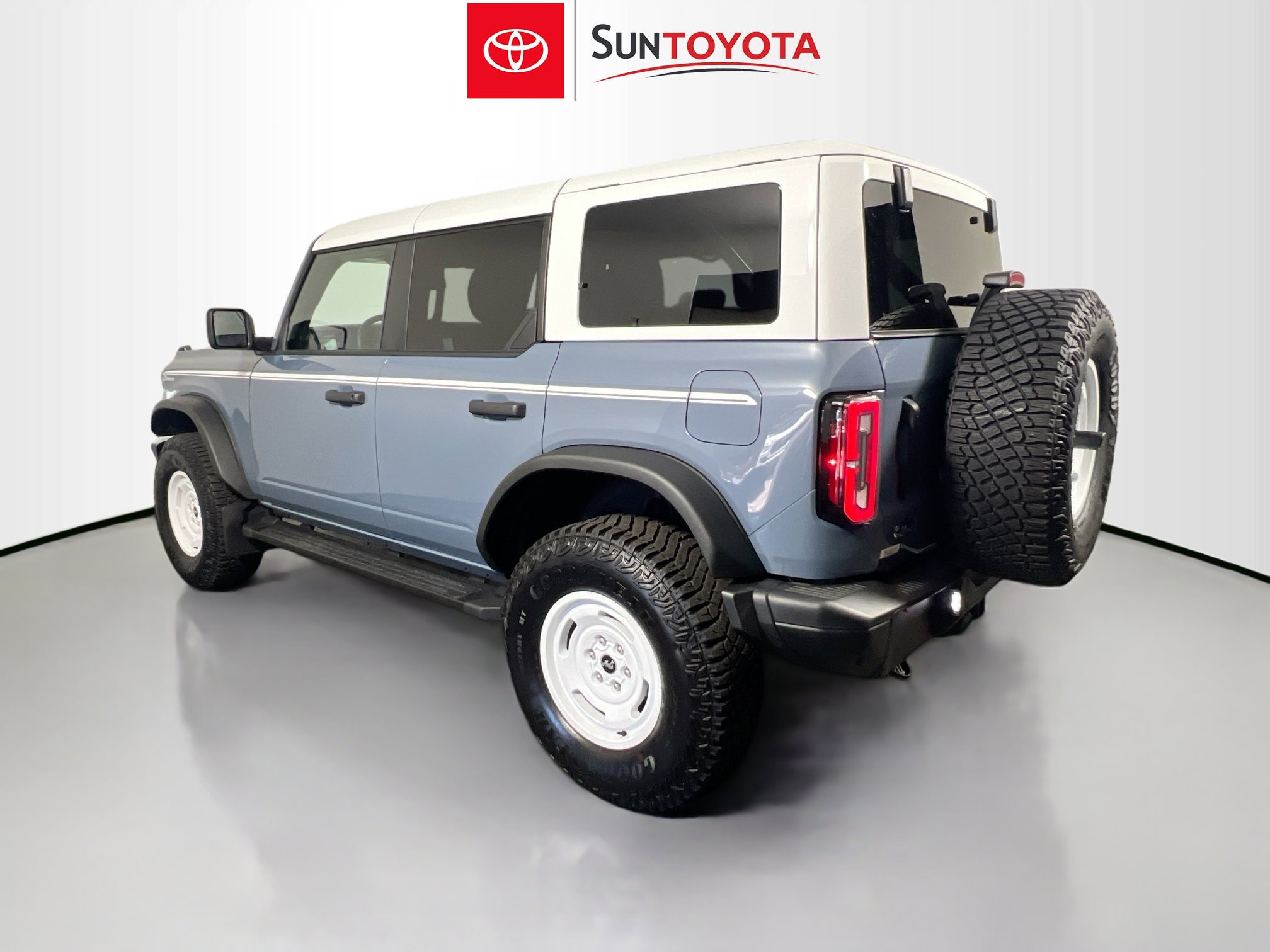 Used 2023 Ford Bronco Heritage Edition AWD/4WD image 6