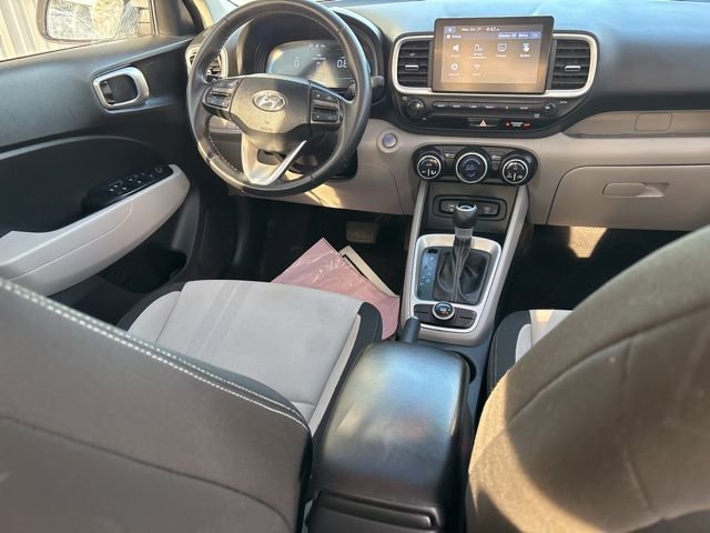 Used 2024 Hyundai Venue SEL image 35