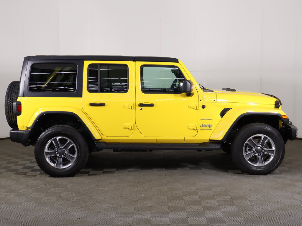 Used 2021 Jeep Wrangler Unlimited Sahara w/ Dual Top Group AWD/4WD image 15
