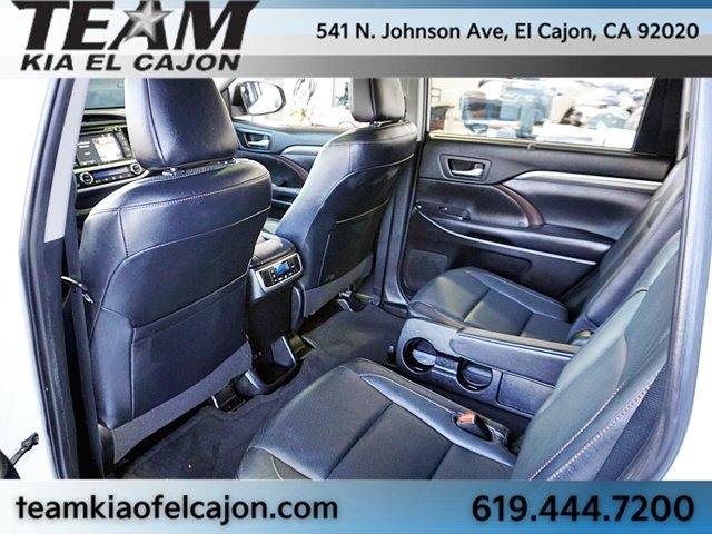 Used 2019 Toyota Highlander Limited FWD image 21