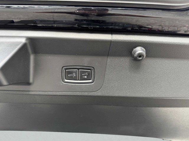 Used 2017 Porsche Panamera image 60