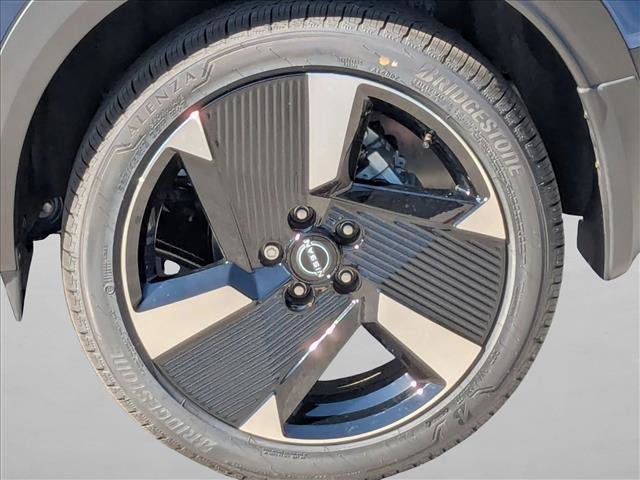 New 2026 Nissan Kicks SR w/ Cold Weather Package FWD image 9