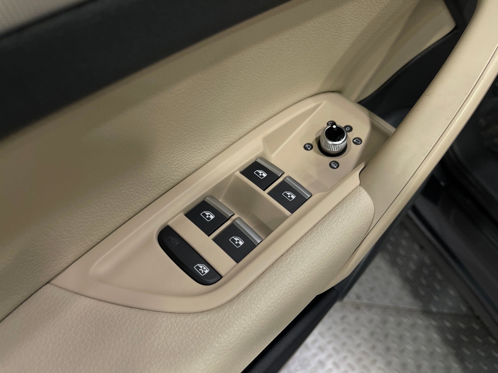 Used 2018 Audi Q5 2.0T Premium w/ Convenience Package image 15