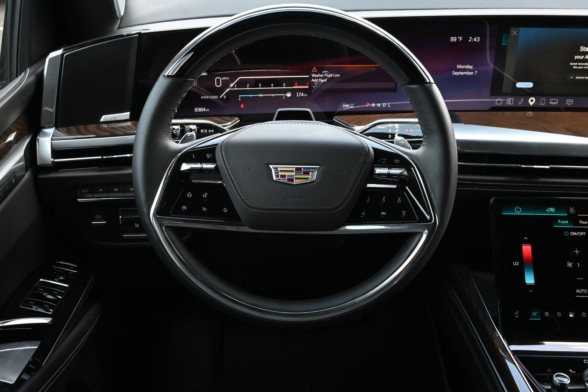 Certified 2026 Cadillac Escalade ESV Platinum Sport w/ LPO, ONYX Package AWD/4WD image 10