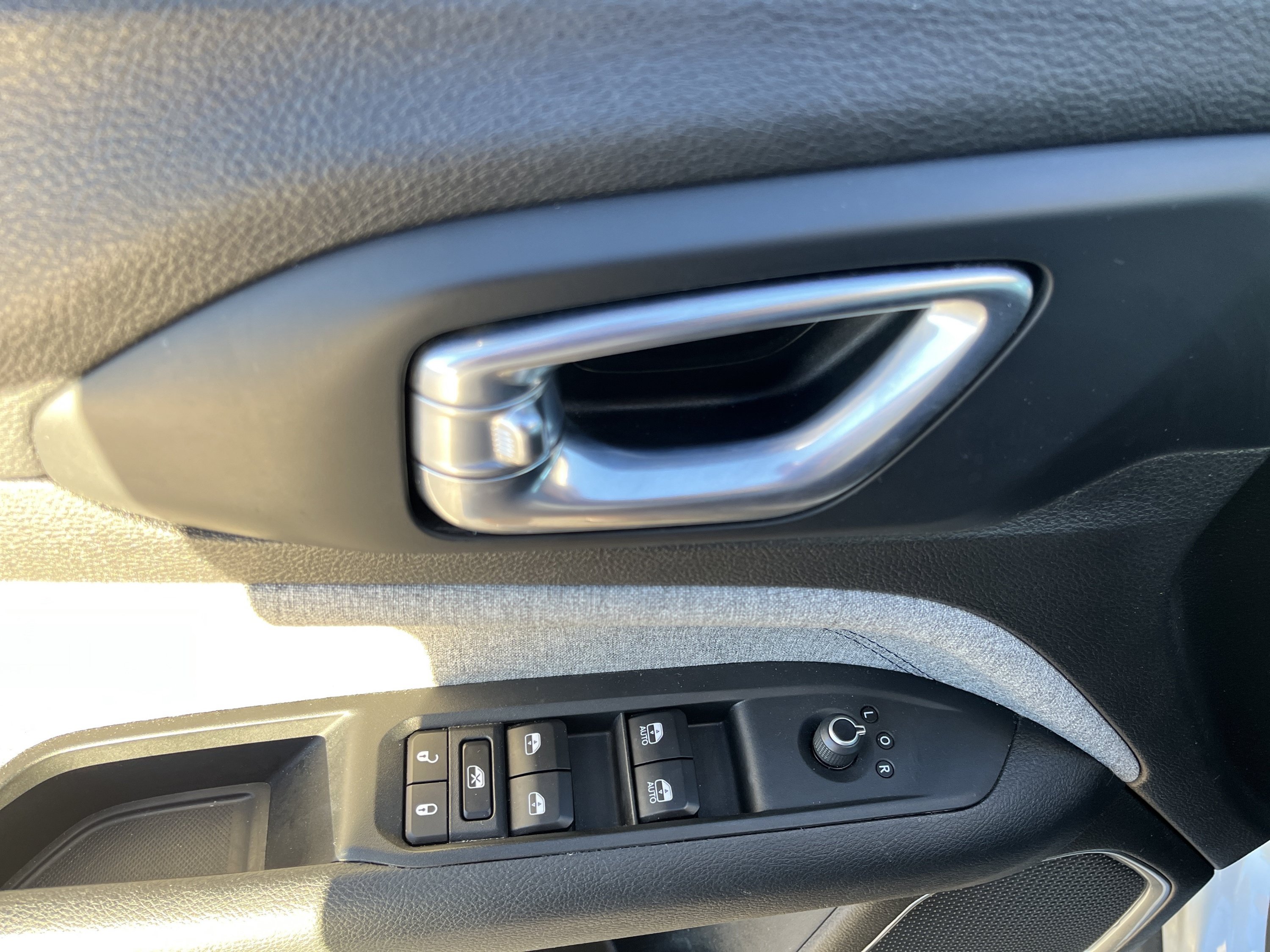 Used 2024 Jeep Compass Latitude AWD/4WD image 17