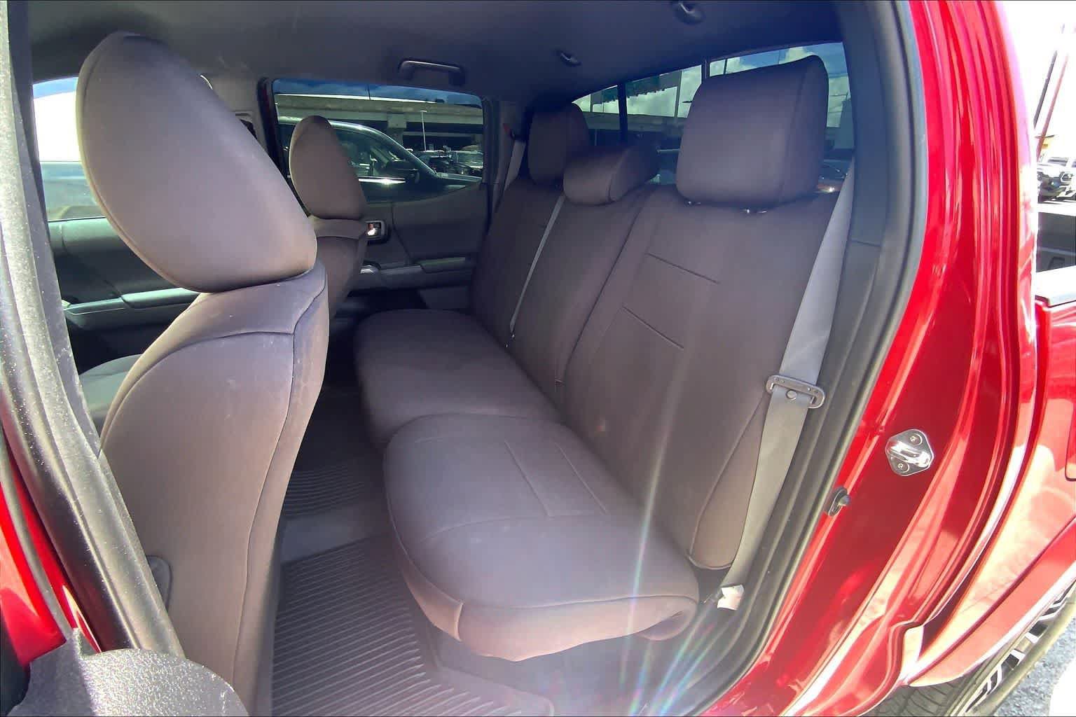 Used 2021 Toyota Tacoma SR AWD/4WD image 29