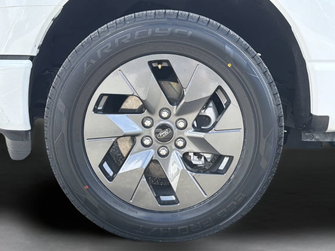 Used 2024 Ford F150 Lightning Lariat AWD/4WD image 33