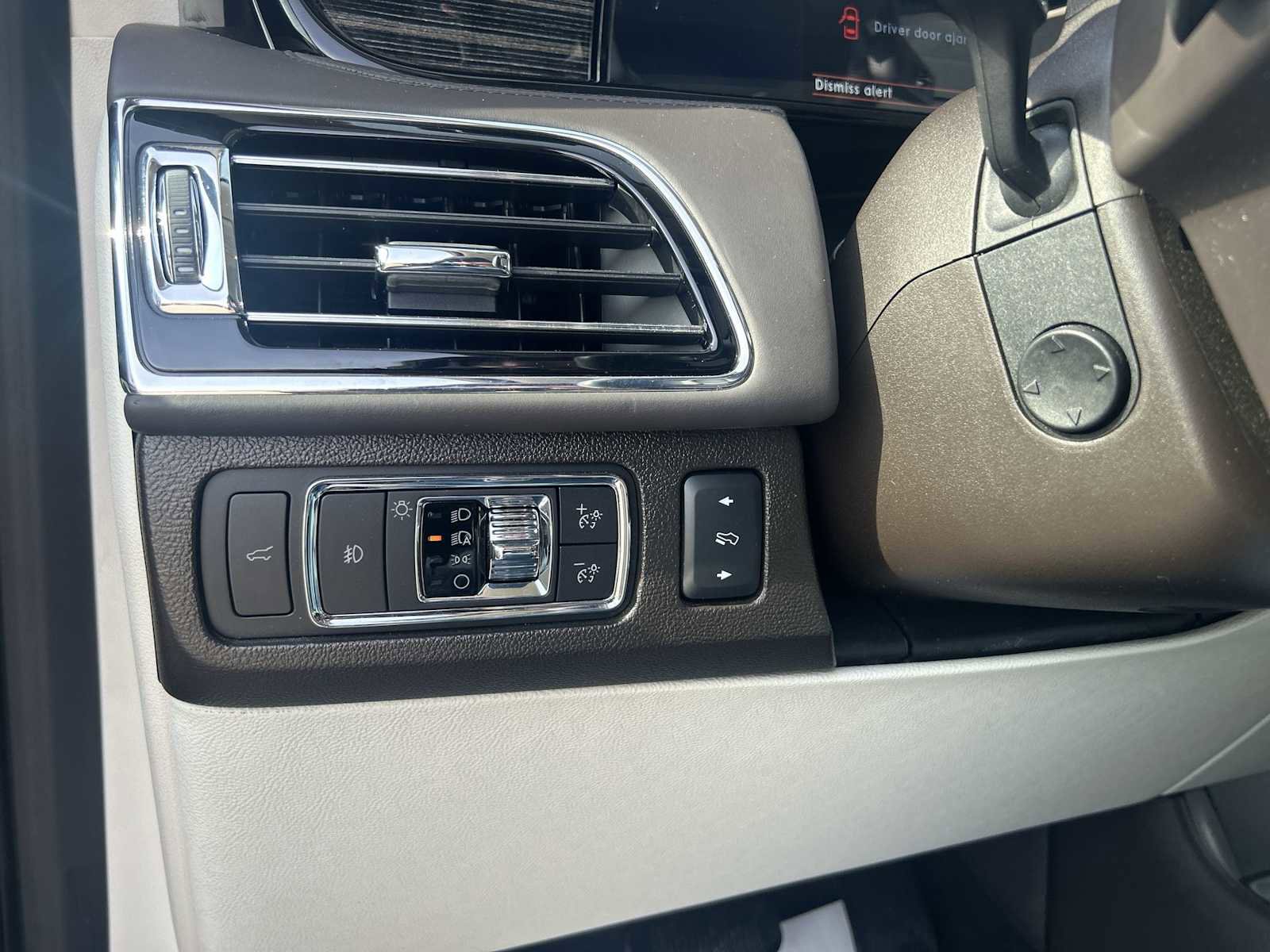 Used 2023 Lincoln Navigator Black Label image 17