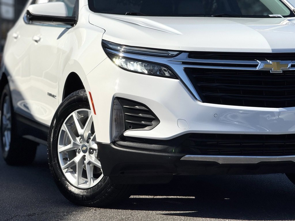 Used 2023 Chevrolet Equinox LT w/ Driver Convenience Package image 2