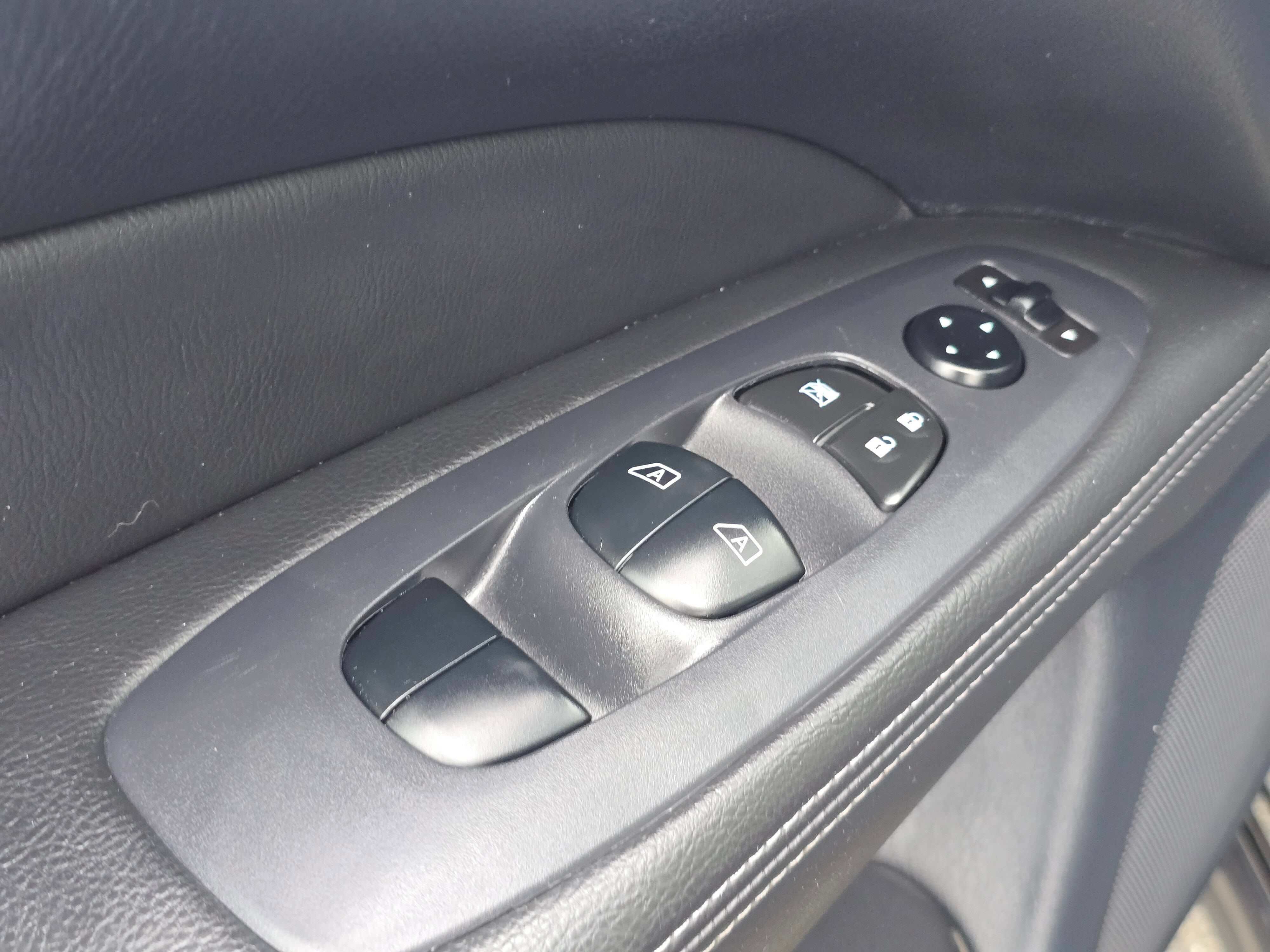 Used 2019 Nissan Pathfinder SV FWD image 23