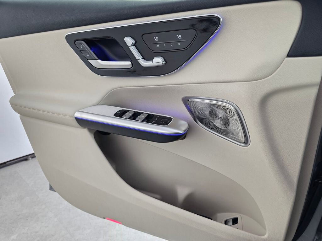 New 2026 Mercedes-Benz GLC 350e 4MATIC image 16