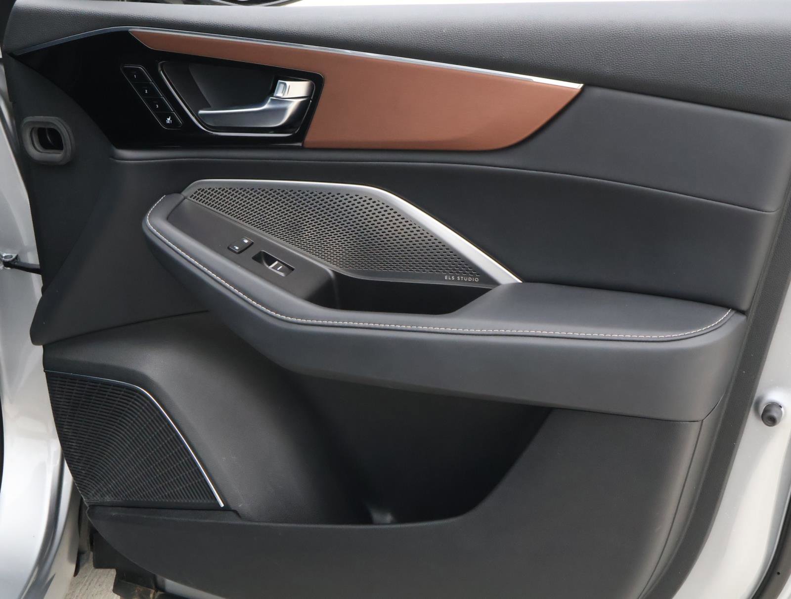 Used 2022 Acura MDX FWD w/ Technology Package image 16