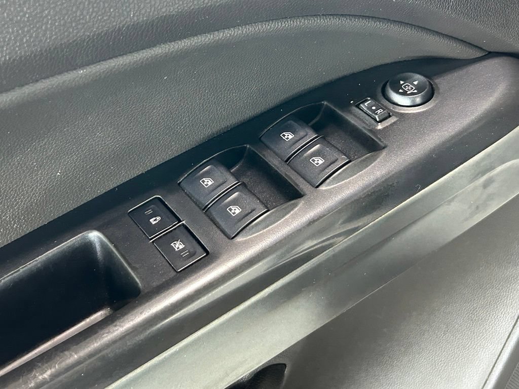 Used 2017 Chevrolet Colorado LT w/ LT Convenience Package RWD image 16