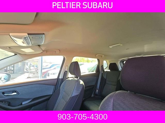 Used 2023 Nissan Rogue SV image 4