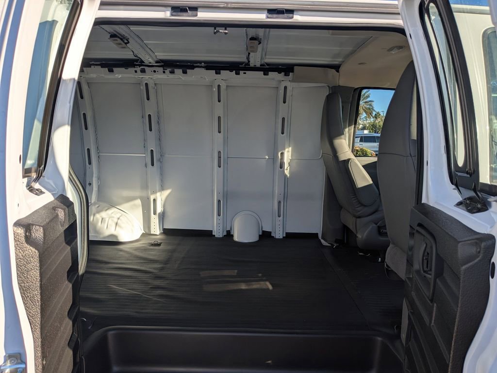 New 2025 Chevrolet Express 2500 w/ Driver Convenience Package image 17