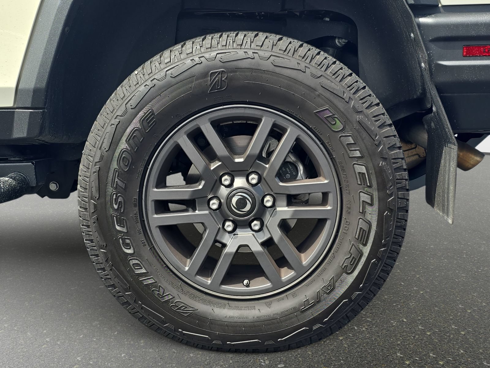 Used 2025 INEOS Grenadier Station Wagon AWD/4WD image 10
