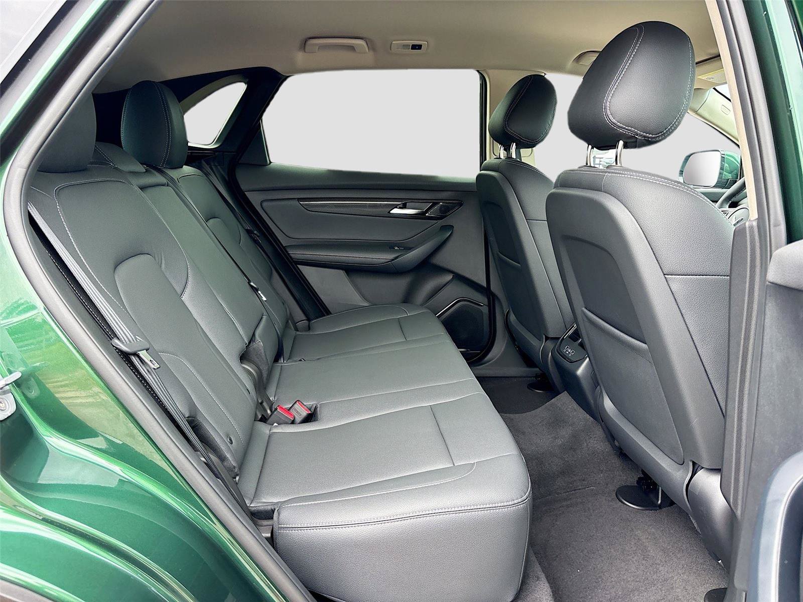 New 2025 VinFast VF 8 Eco AWD/4WD image 26