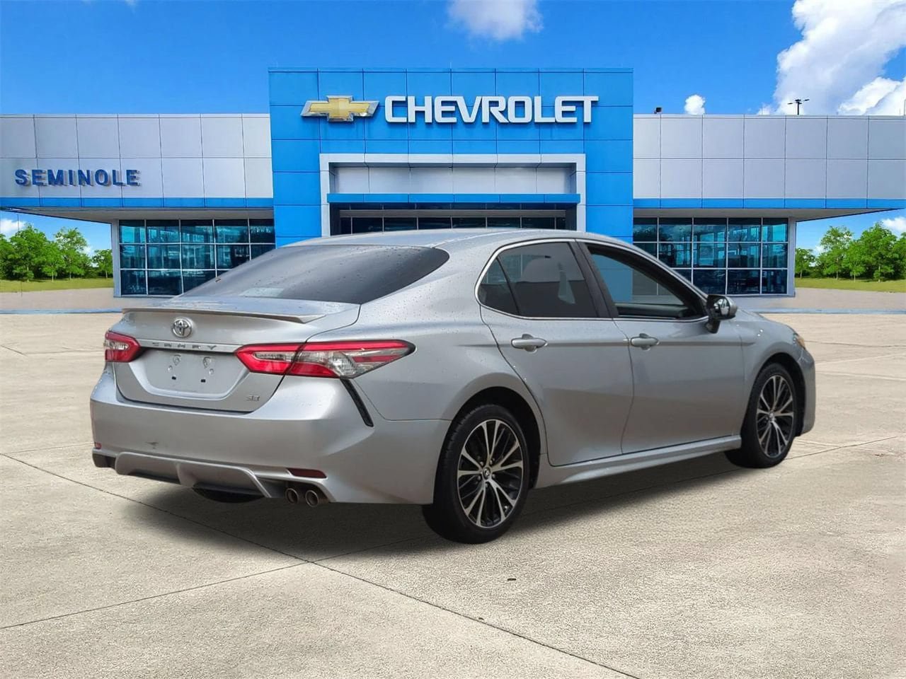 Used 2018 Toyota Camry SE FWD image 4
