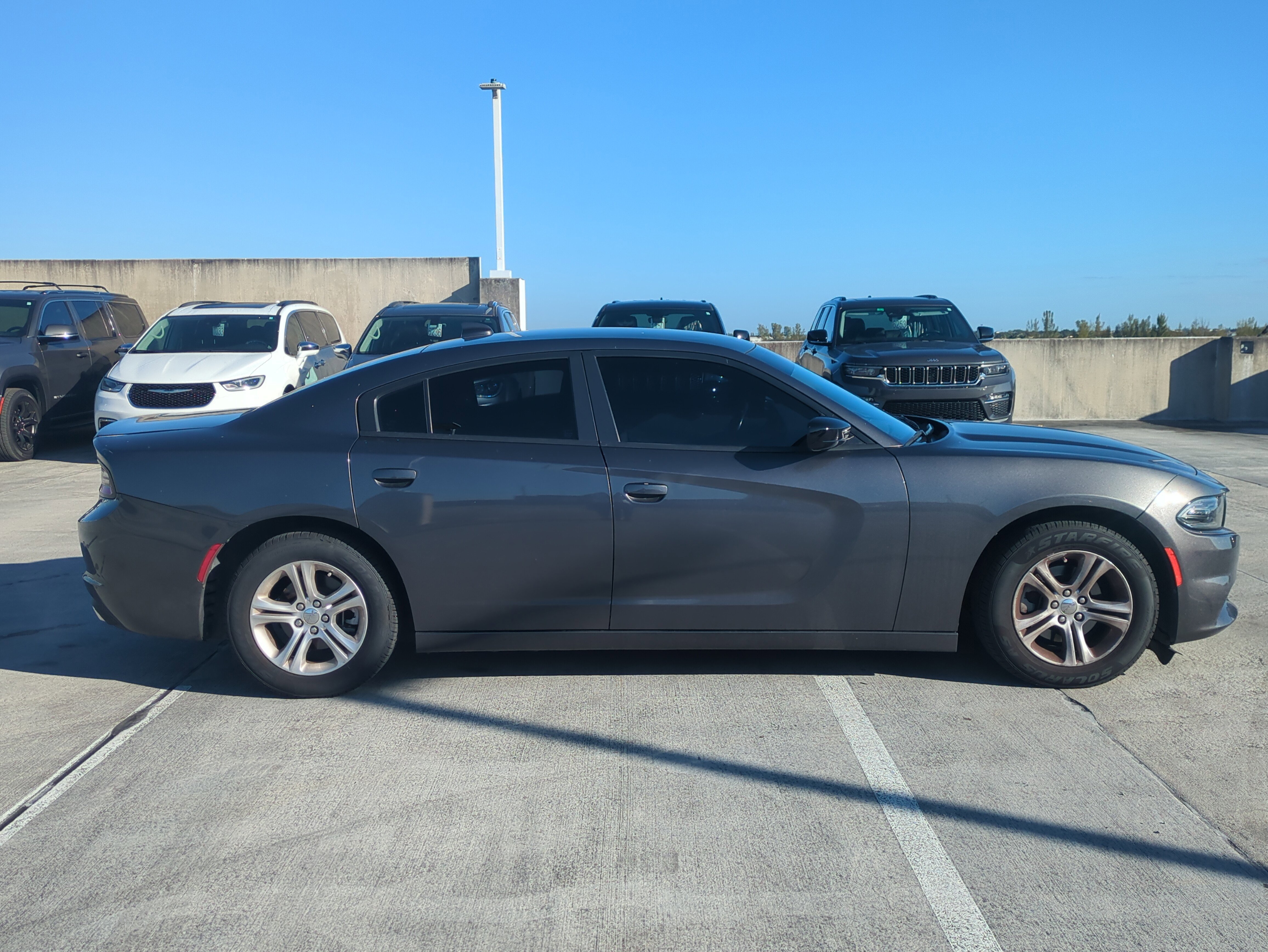 Used 2023 Dodge Charger SXT image 4