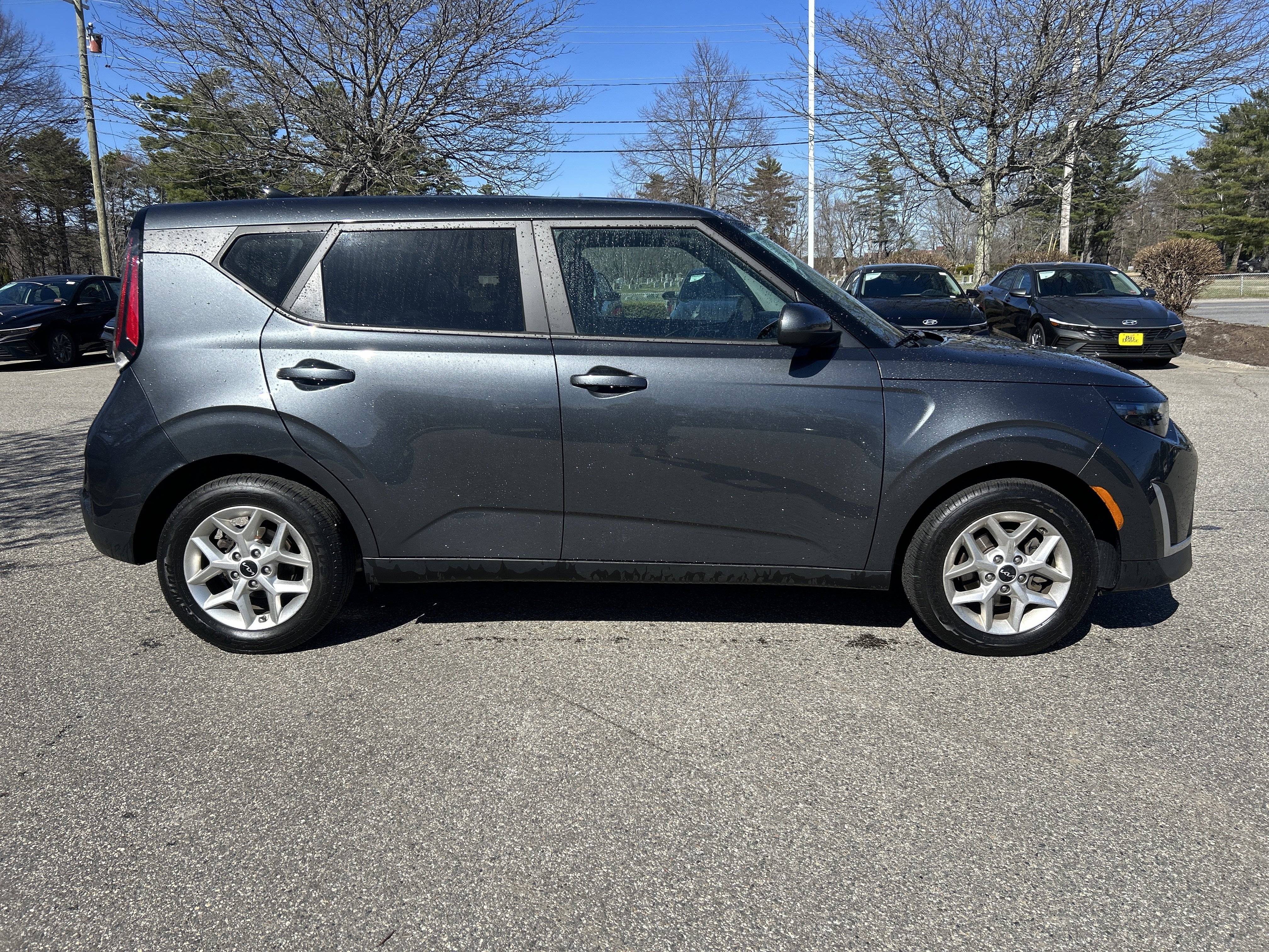 Used 2023 Kia Soul LX w/ Option Group 015 FWD image 4