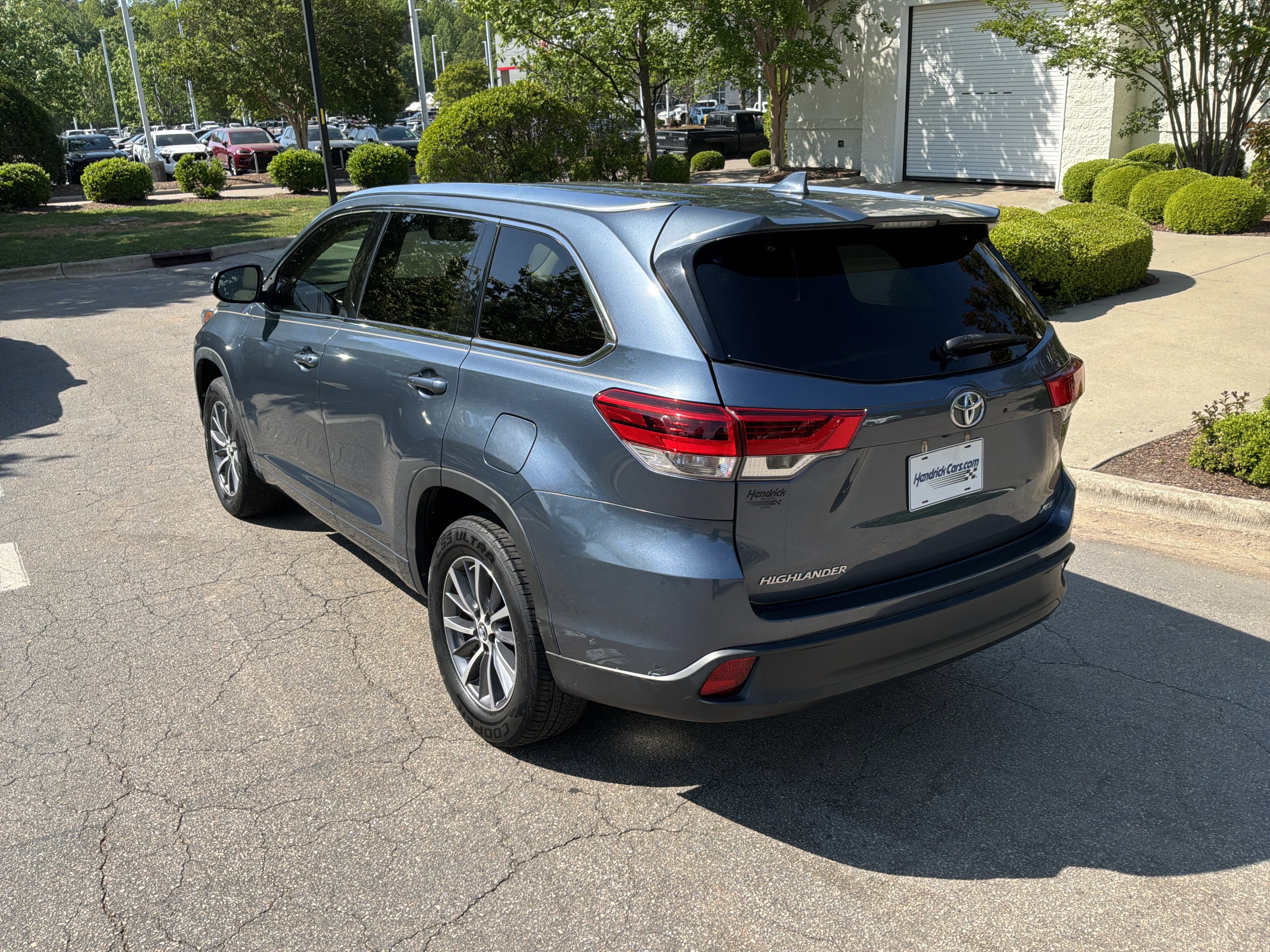 Used 2018 Toyota Highlander XLE image 8