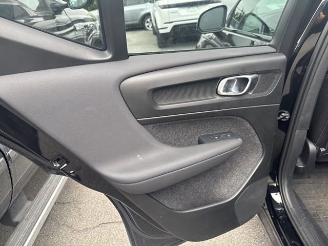 Used 2024 Volvo XC40 B5 Plus w/ Climate Package AWD/4WD image 13