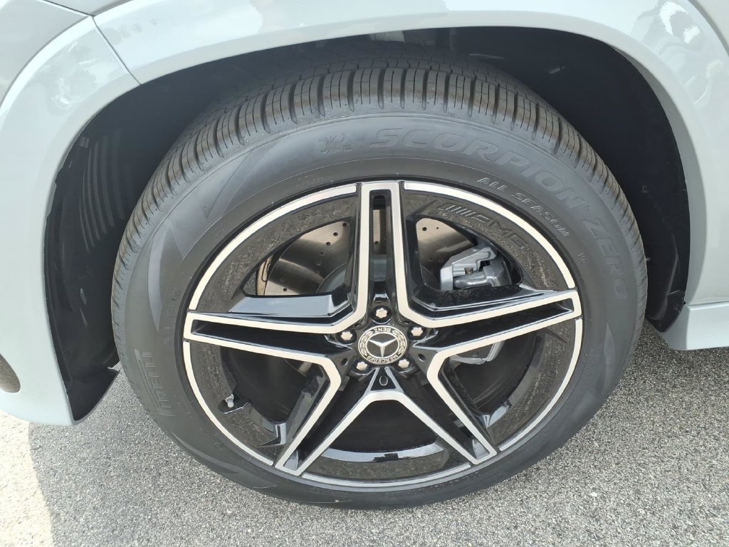 New 2026 Mercedes-Benz GLS 450 4MATIC image 10