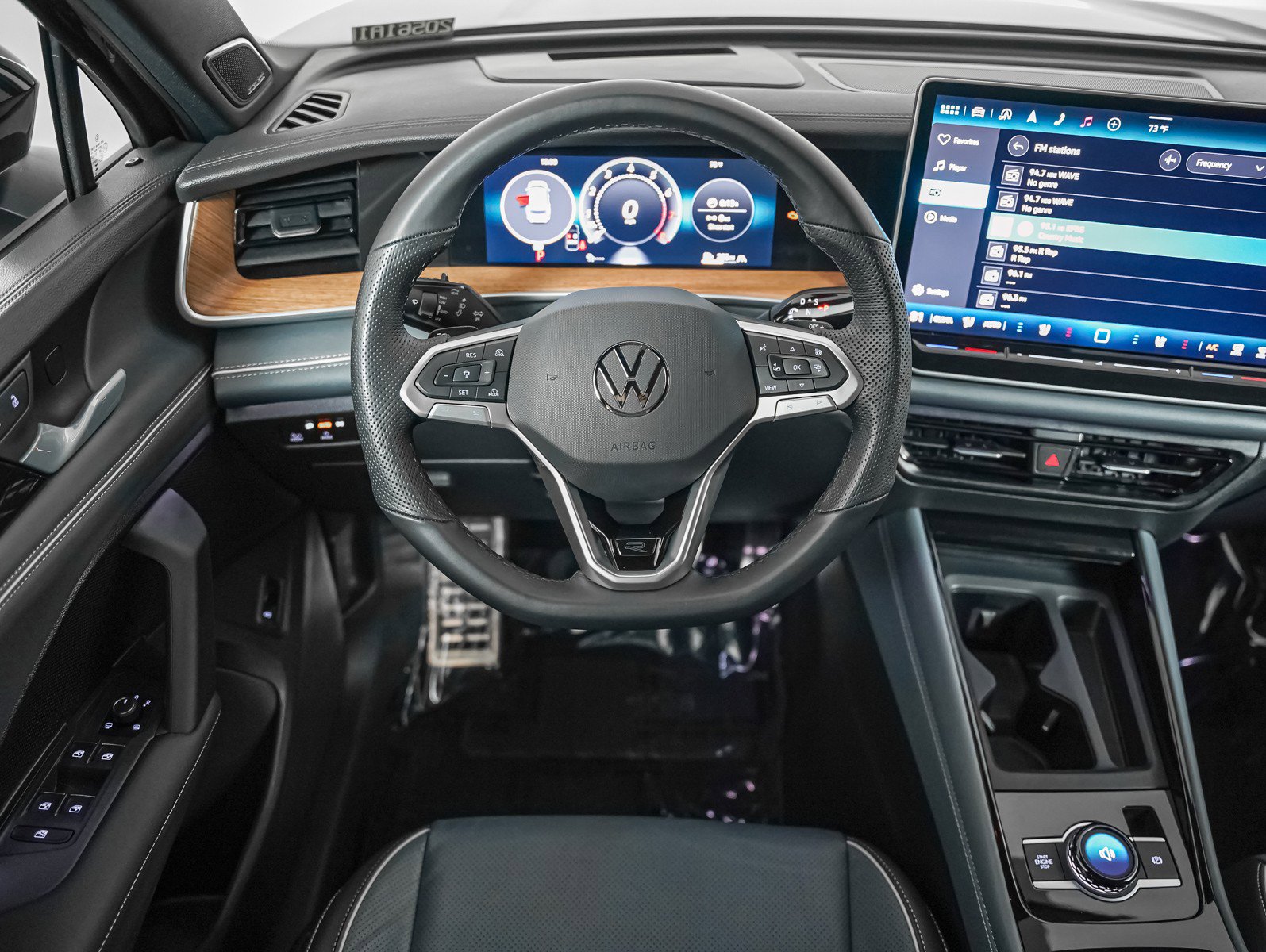 Used 2026 Volkswagen Tiguan SEL R-Line AWD/4WD image 14