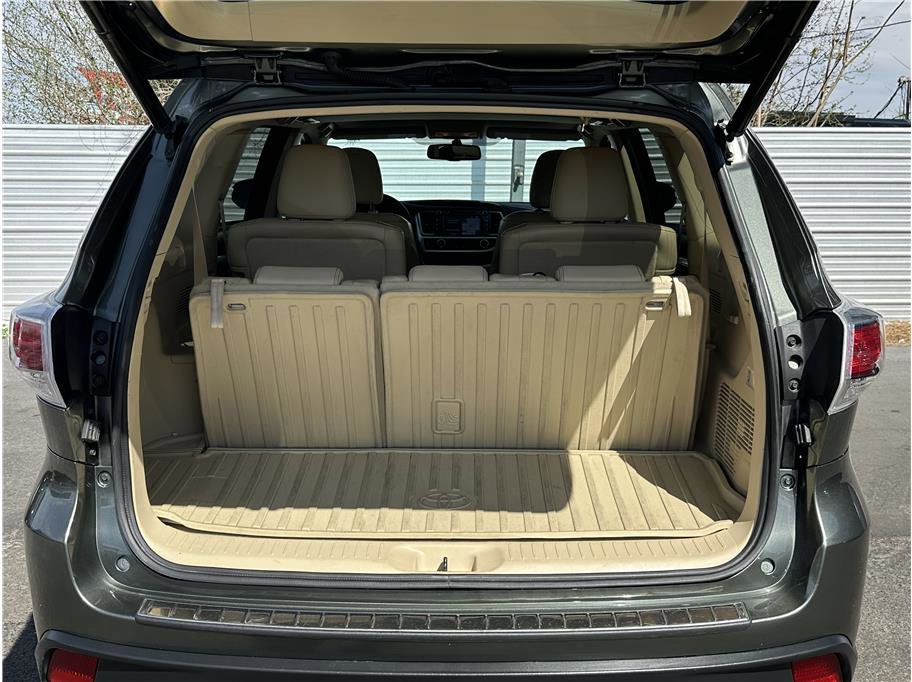 Used 2015 Toyota Highlander XLE image 30