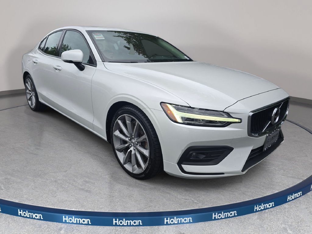 Used 2021 Volvo S60 T6 Momentum w/ Premium Package AWD/4WD image 4